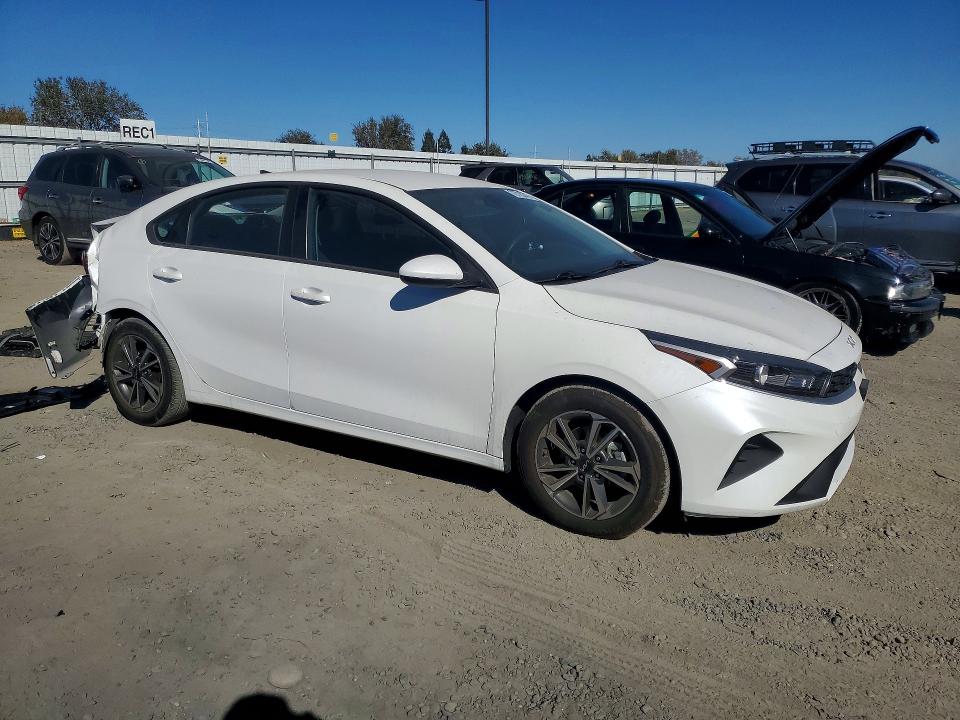 صورة رقم 4 من المزاد - 2023 KIA FORTE مع VIN 3KPF24AD2PE630293