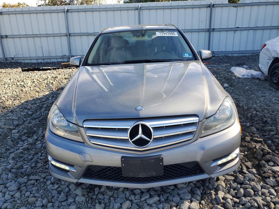 Снимка 5 от търг – 2013 MERCEDES-BENZ C с VIN WDDGF8AB7DR287839