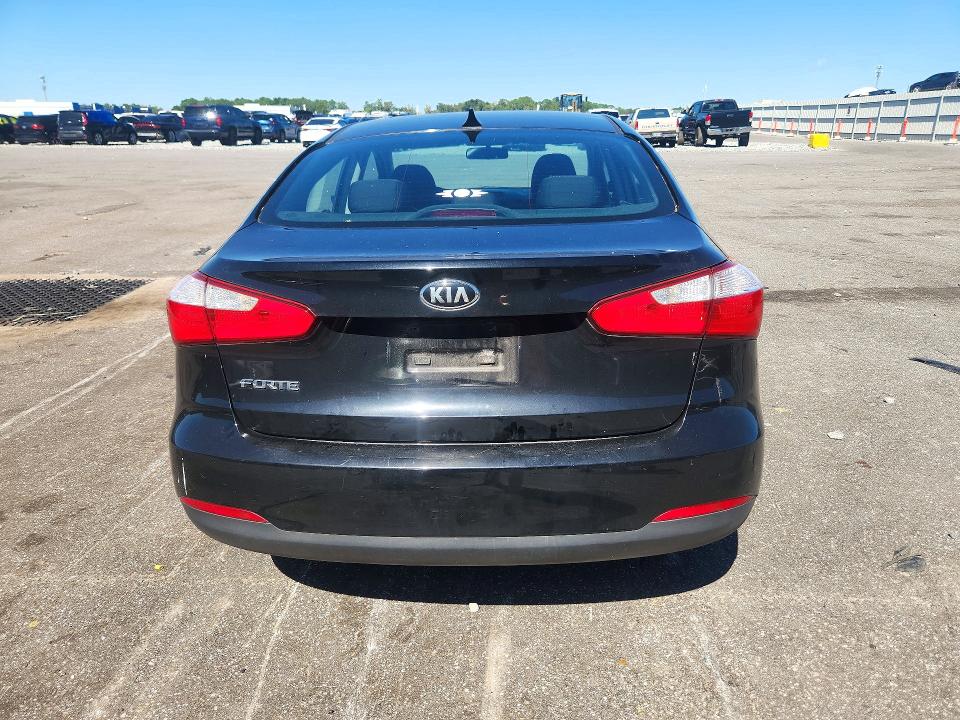 Foto 6 de la subasta – 2016 KIA FORTE con VIN KNAFK4A68G5595088