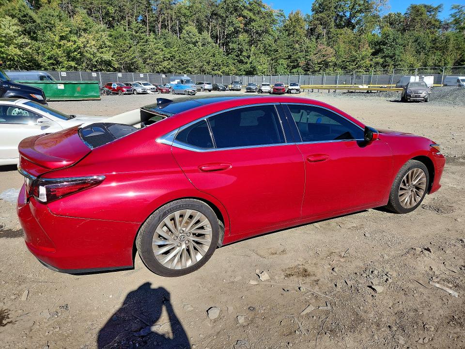 Foto 3 de la subasta – 2020 LEXUS ES con VIN 58AEZ1B12LU070687