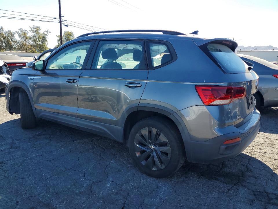 Снимка 2 от търг – 2023 VOLKSWAGEN TAOS с VIN 3VVDX7B24PM358800