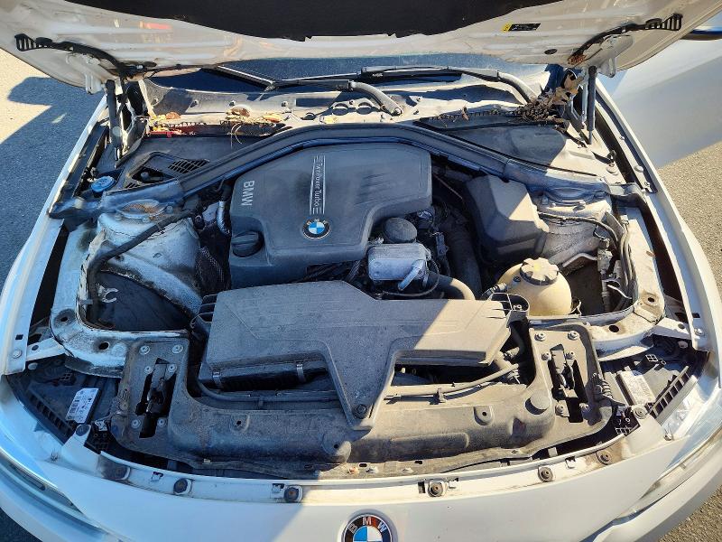 Photo 11 from auction – 2018 BMW 320 with VIN WBA8E5G53JNV03008