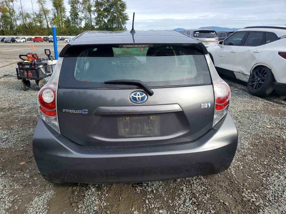 Zdjęcie 6 z aukcji – 2014 TOYOTA PRIUS C z VIN JTDKDTB37E1569466