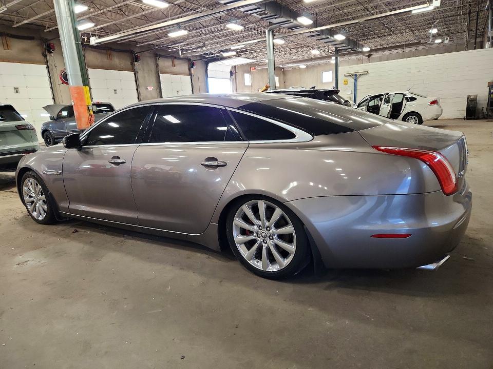 Zdjęcie 2 z aukcji – 2011 JAGUAR XJL z VIN SAJWA2GB4BLV06749