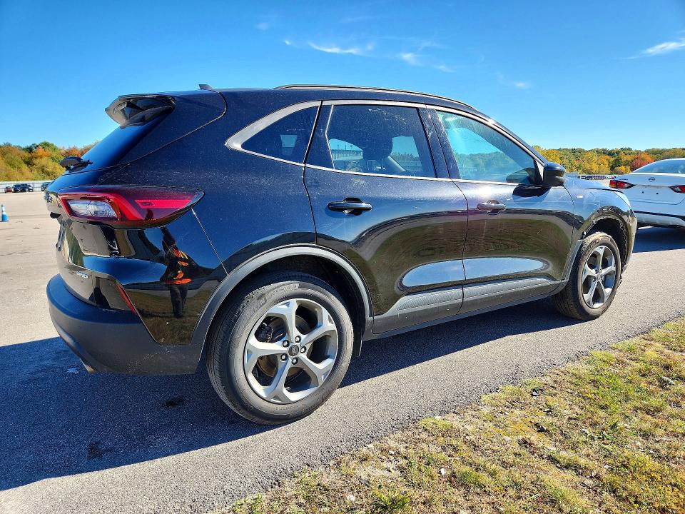 Снимка 3 от търг – 2025 FORD ESCAPE с VIN 1FMCU9NA8SUB22071