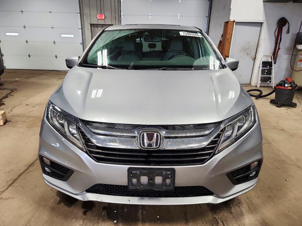 Photo 5 from auction – 2018 HONDA ODYSSEY with VIN 5FNRL6H77JB083092