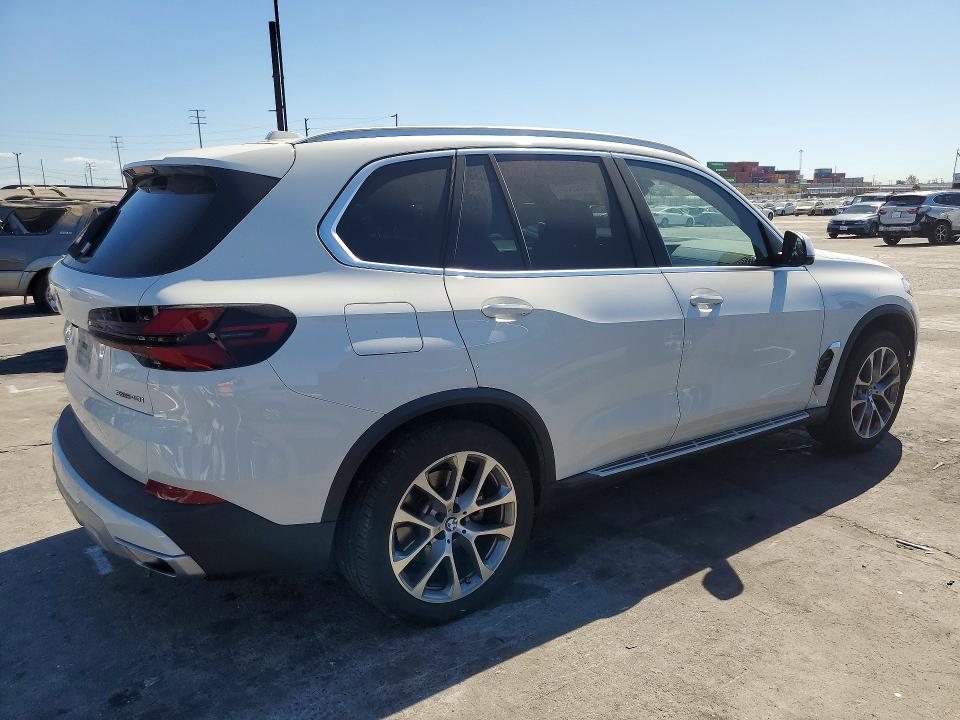 Снимка 3 от търг – 2026 BMW X5 с VIN 5UX13EU03T9067094