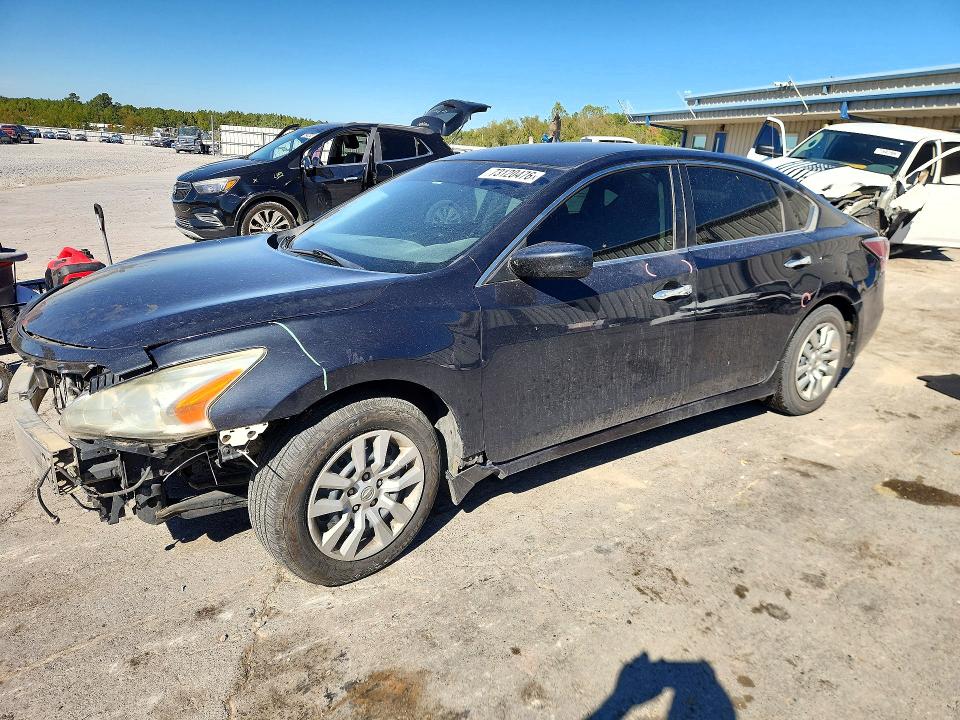 NISSAN ALTIMA 2015 с VIN 1N4AL3AP3FN364682 - Снимка от търг