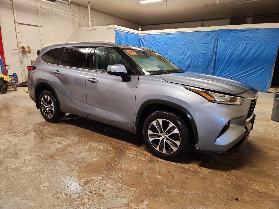 Снимка 4 от търг – 2020 TOYOTA HIGHLANDER с VIN 5TDGZRBH1LS023333