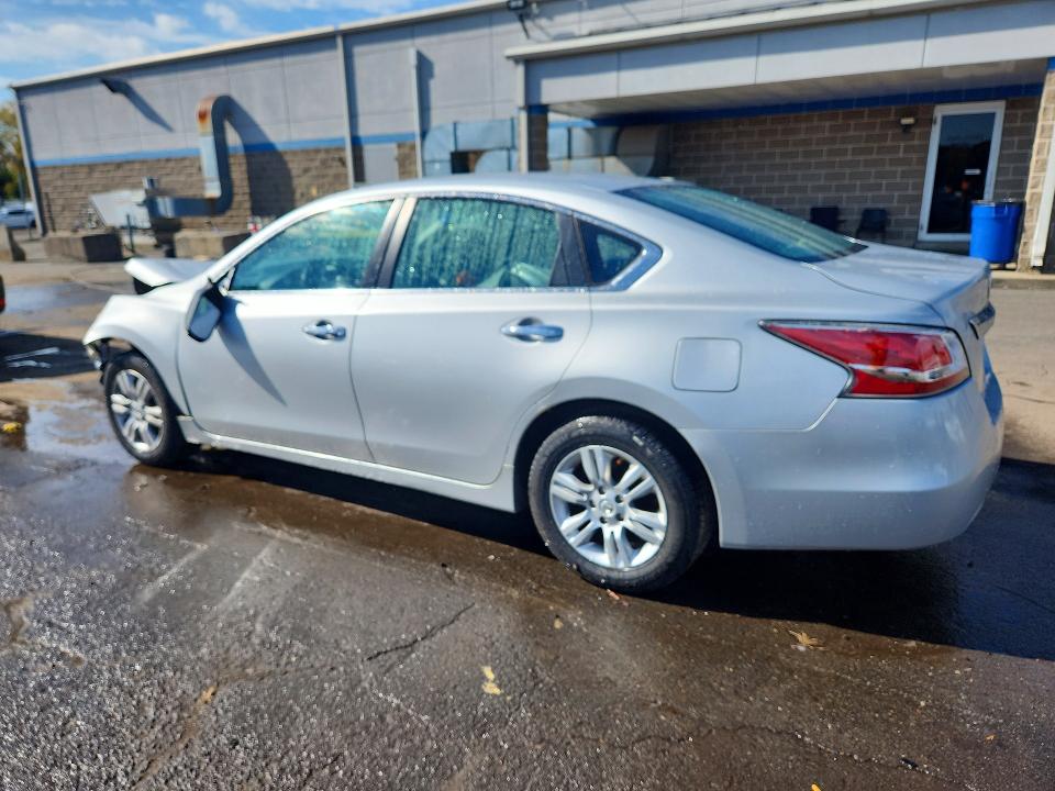 Снимка 2 от търг – 2014 NISSAN ALTIMA с VIN 1N4AL3AP4EN383479