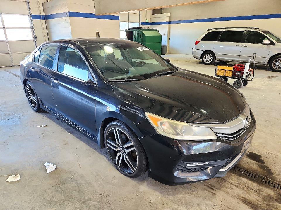 Photo 4 from auction – 2017 HONDA ACCORD with VIN 1HGCR2F53HA222007