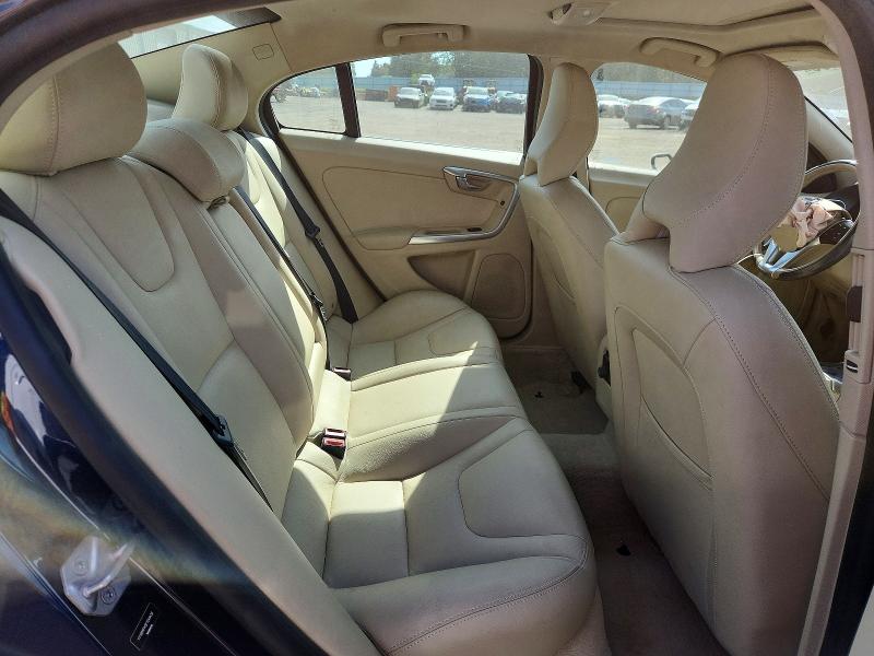 صورة رقم 10 من المزاد - 2015 VOLVO S60 مع VIN YV126MFK9F1349436