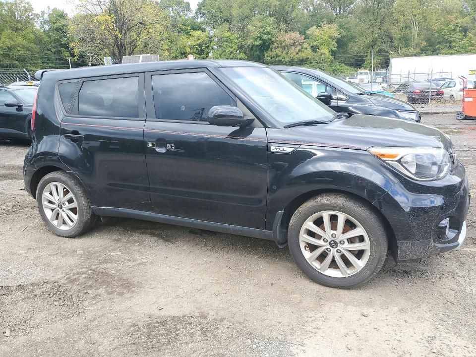 Фото 4 с аукциона – 2017 KIA SOUL с VIN KNDJP3A51H7437424