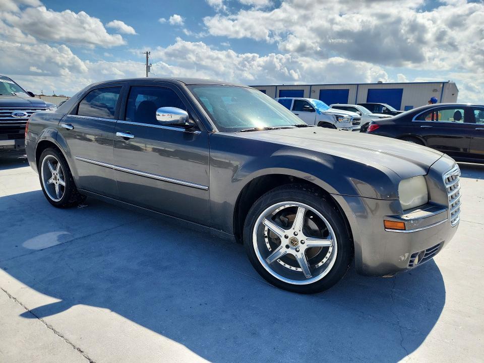 Фото 4 с аукциона – 2010 CHRYSLER 300 с VIN 2C3CA4CD6AH211298