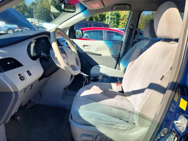 Снимка 7 от търг – 2011 TOYOTA SIENNA с VIN 5TDKK3DC3BS076658