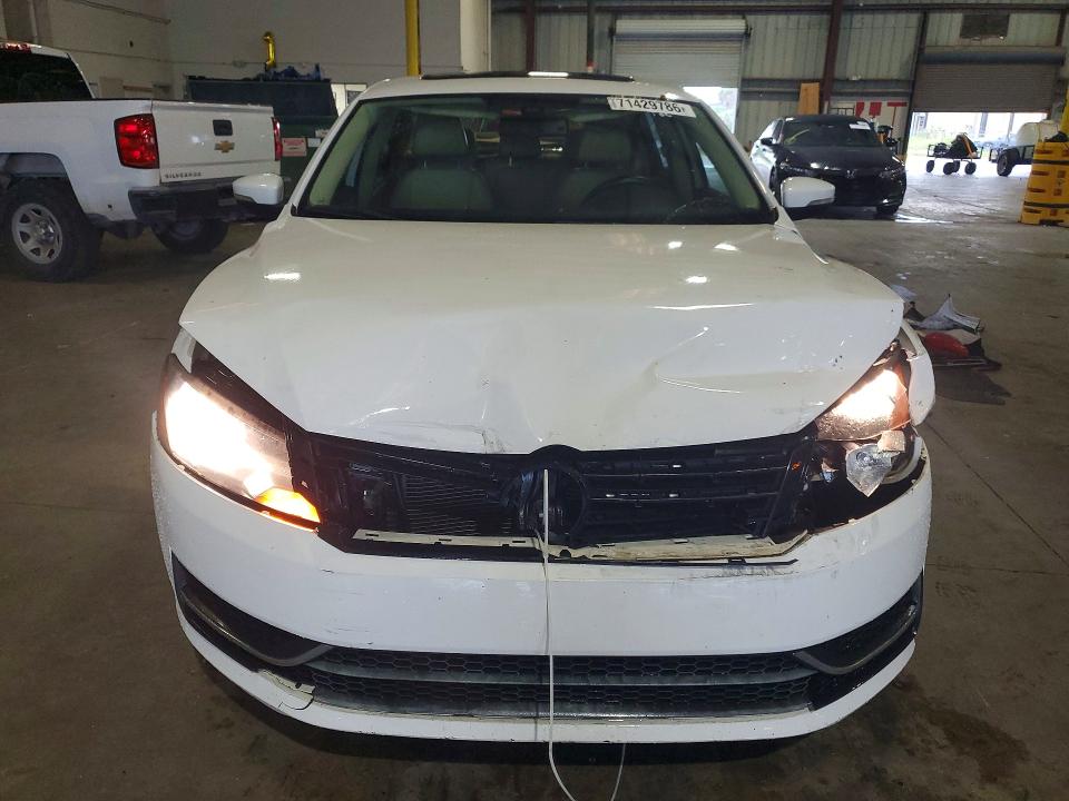 Снимка 5 от търг – 2012 VOLKSWAGEN PASSAT с VIN 1VWBH7A36CC110831