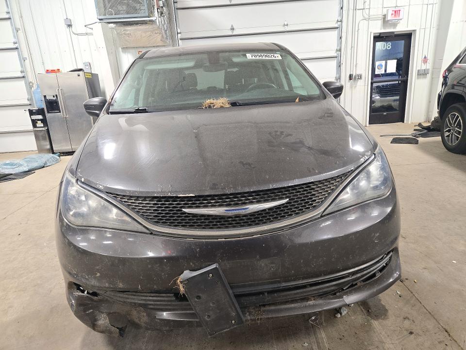 Photo 5 from auction – 2017 CHRYSLER PACIFICA with VIN 2C4RC1DG2HR502439