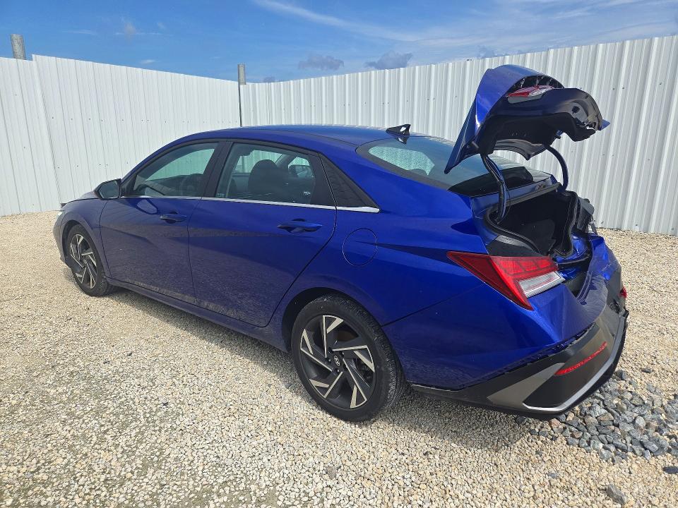 Снимка 2 от търг – 2025 HYUNDAI ELANTRA с VIN KMHLS4DG1SU948338