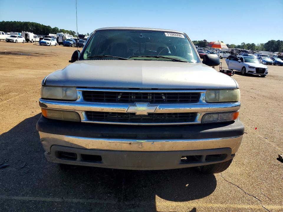 Снимка 5 от търг – 2004 CHEVROLET TAHOE с VIN 1GNEC13Z34R140517