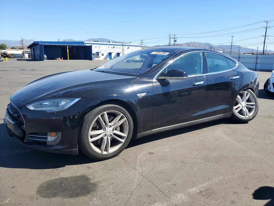 TESLA MODEL S 2014 с VIN 5YJSA1H11EFP44823 - Снимка от търг