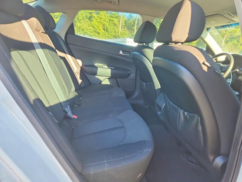 Photo 10 from auction – 2017 KIA OPTIMA with VIN 5XXGT4L33HG157180