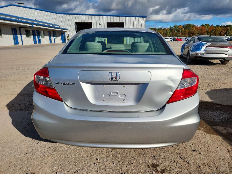 Снимка 6 от търг – 2012 HONDA CIVIC с VIN 2HGFB2F52CH593929