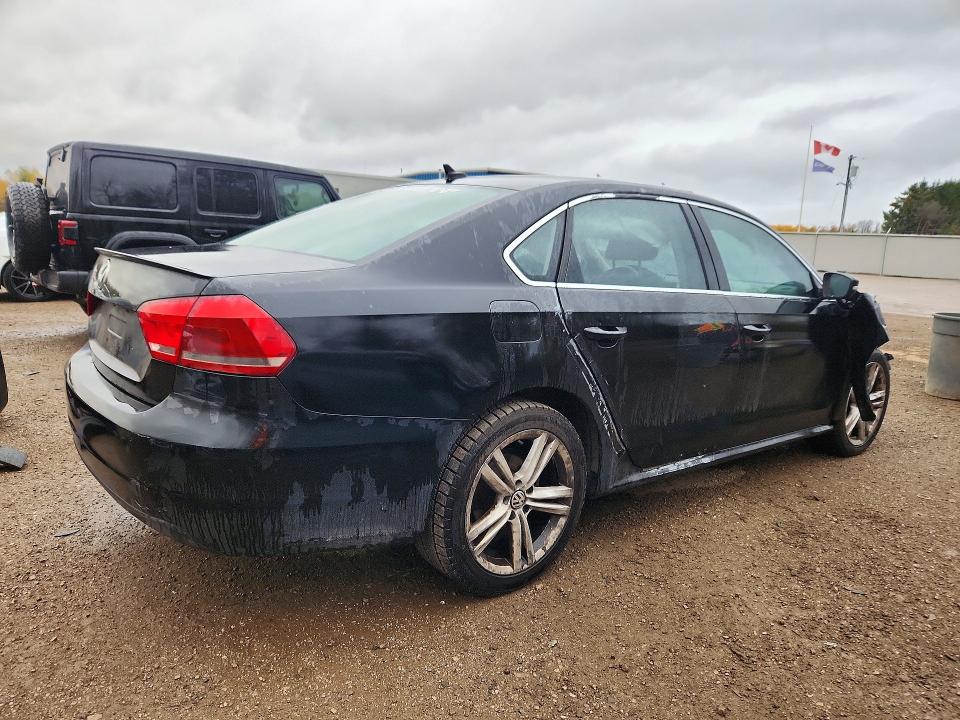 Снимка 3 от търг – 2014 VOLKSWAGEN PASSAT с VIN 1VWBH7A33EC044743