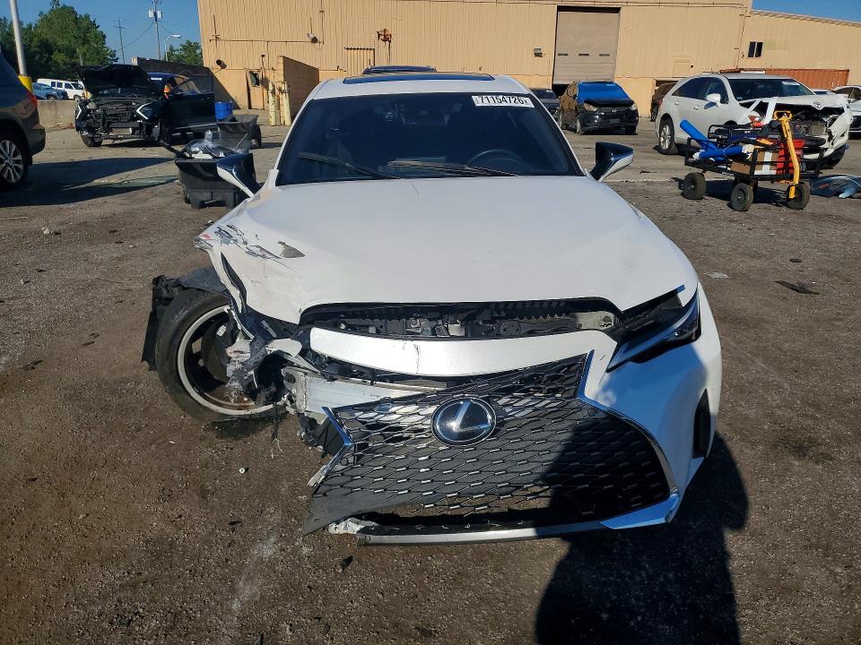 Foto 5 de la subasta – 2023 LEXUS IS con VIN JTHCA1D25P5126376