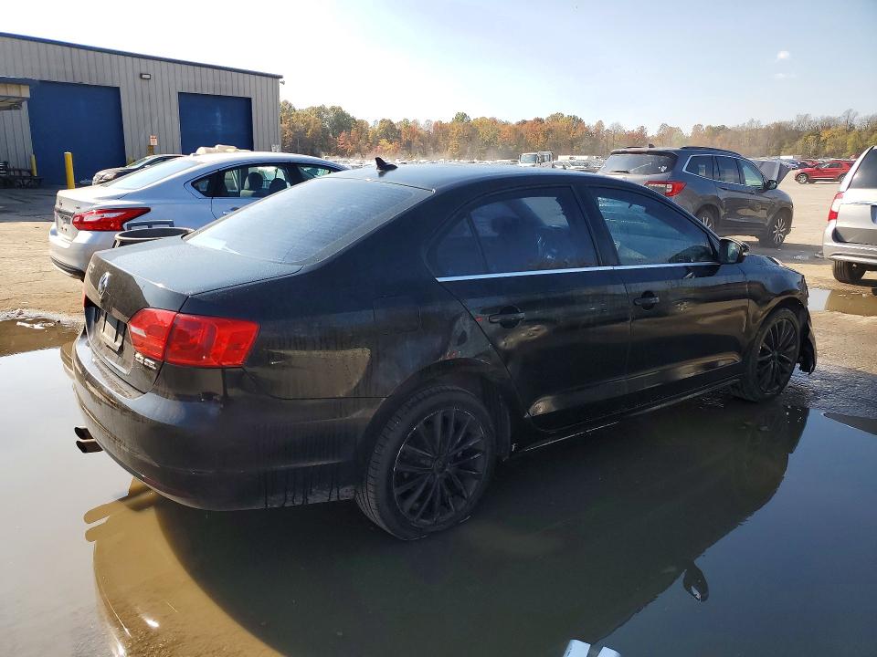 Снимка 3 от търг – 2013 VOLKSWAGEN JETTA с VIN 3VWLX7AJ3DM236604