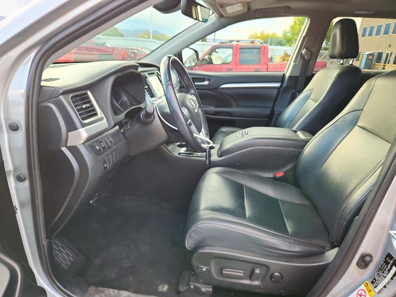 Photo 7 from auction – 2019 TOYOTA HIGHLANDER with VIN 5TDJZRFH0KS948975