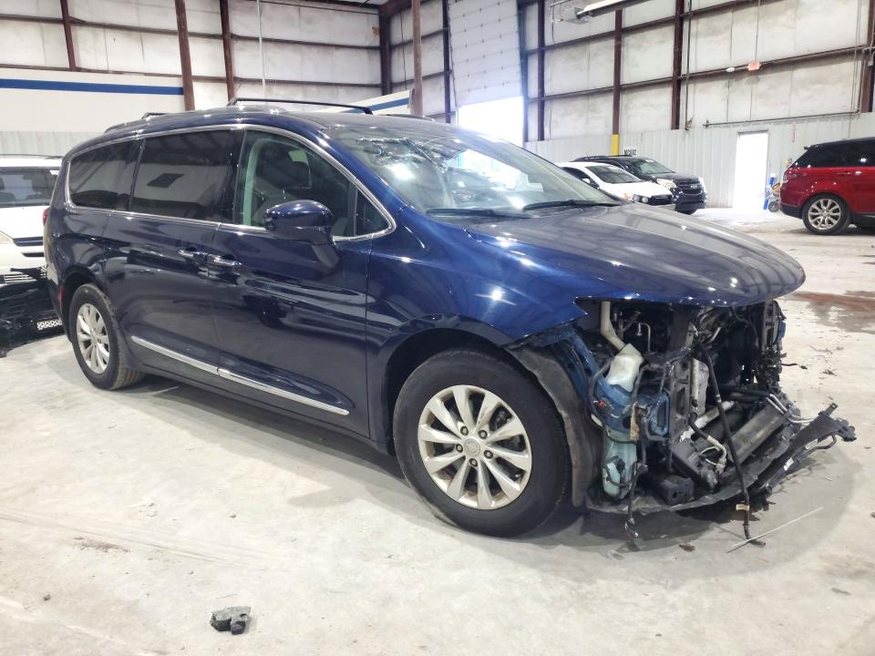 Photo 4 from auction – 2019 CHRYSLER PACIFICA with VIN 2C4RC1BG6KR554537
