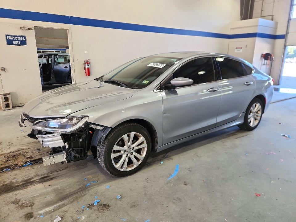 CHRYSLER 200 2015 مع رقم تعريف المركبة 1C3CCCAB7FN702872 - صورة من المزاد