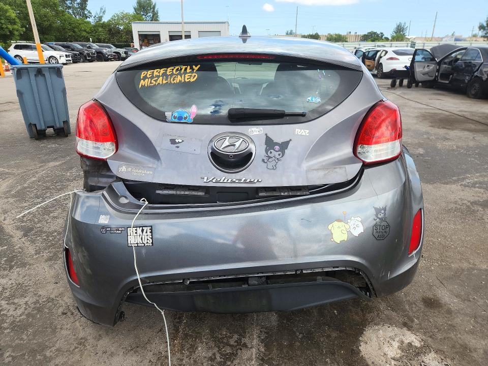 Zdjęcie 6 z aukcji – 2017 HYUNDAI VELOSTER z VIN KMHTC6AD4HU309818