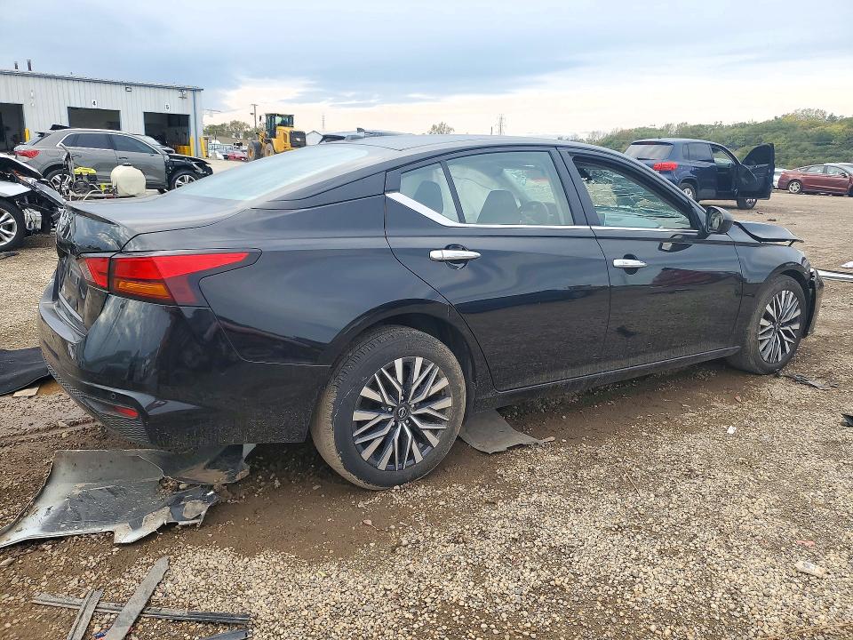 Photo 3 from auction – 2025 NISSAN ALTIMA with VIN 1N4BL4DV2SN370309