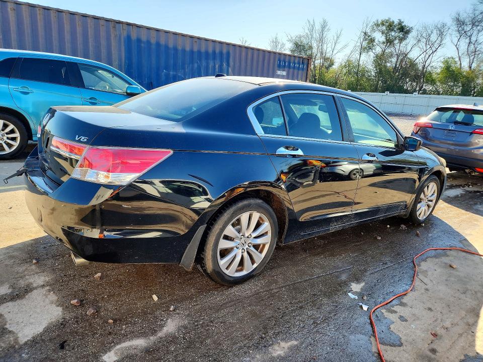 Photo 3 from auction – 2012 HONDA ACCORD with VIN 1HGCP3F89CA011618
