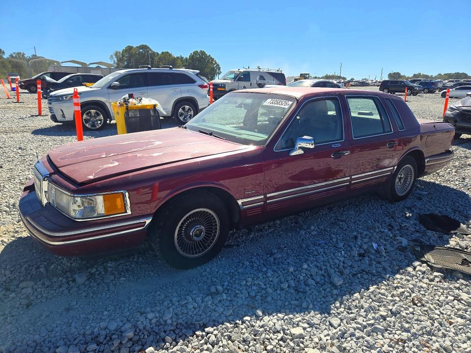 LINCOLN TOWN CAR 1992 с VIN 1LNLM81W2NY670592 - Снимка от търг