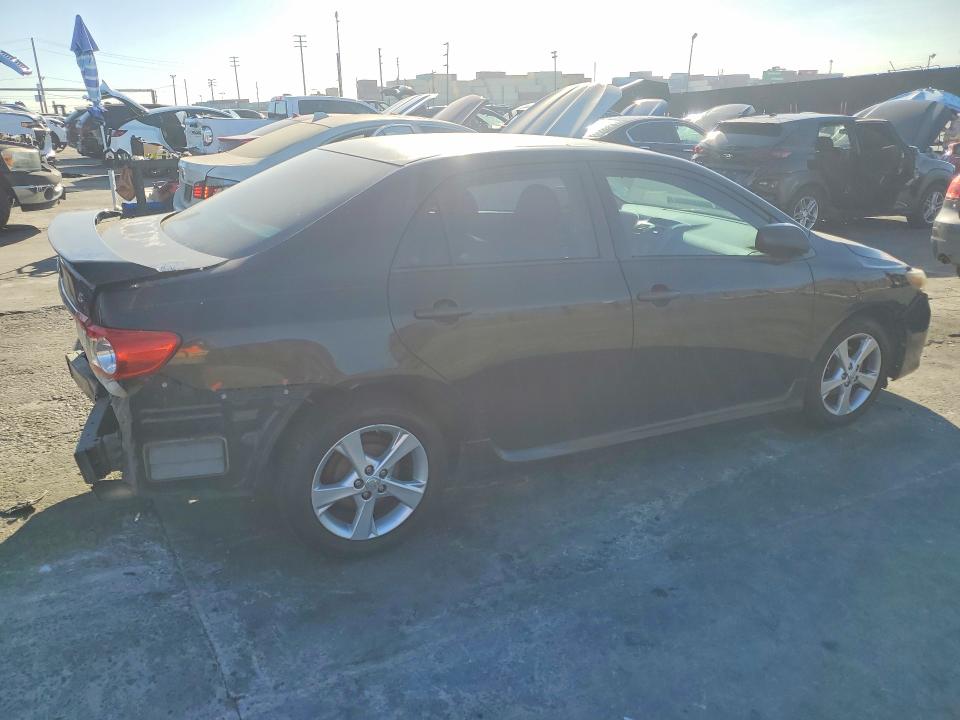 Photo 3 from auction – 2013 TOYOTA COROLLA with VIN 5YFBU4EE8DP140558