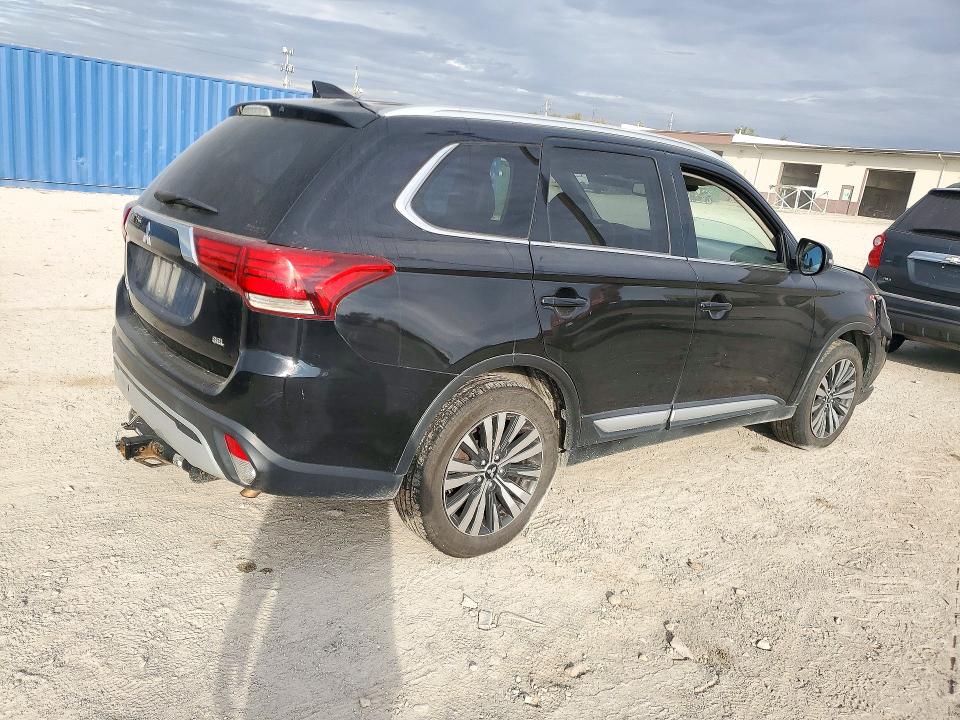 Снимка 3 от търг – 2020 MITSUBISHI OUTLANDER с VIN JA4AZ3A32LZ029742
