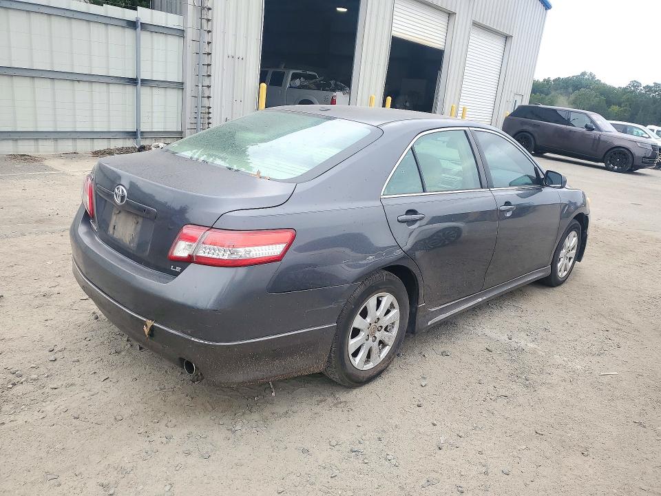 Снимка 3 от търг – 2011 TOYOTA CAMRY с VIN 4T1BF3EK3BU128615