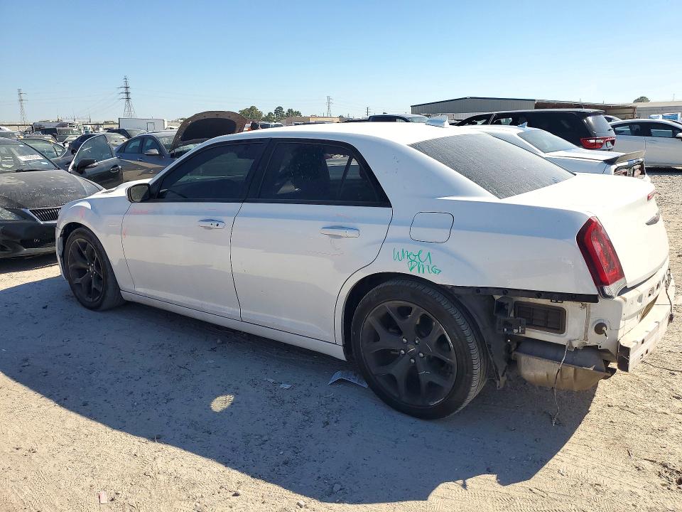 Photo 2 from auction – 2021 CHRYSLER 300 with VIN 2C3CCABG8MH629659