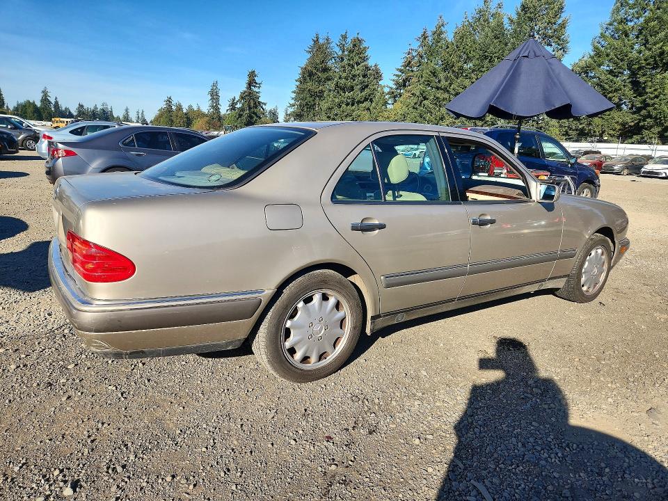 Photo 3 from auction – 1996 MERCEDES-BENZ E with VIN WDBJF55F0TJ023370