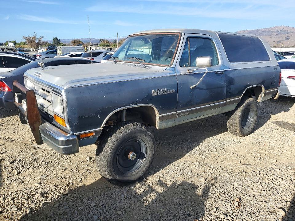 DODGE RAMCHARGER 1988 с VIN 3B4GW02Y2JM801458 - Снимка от търг