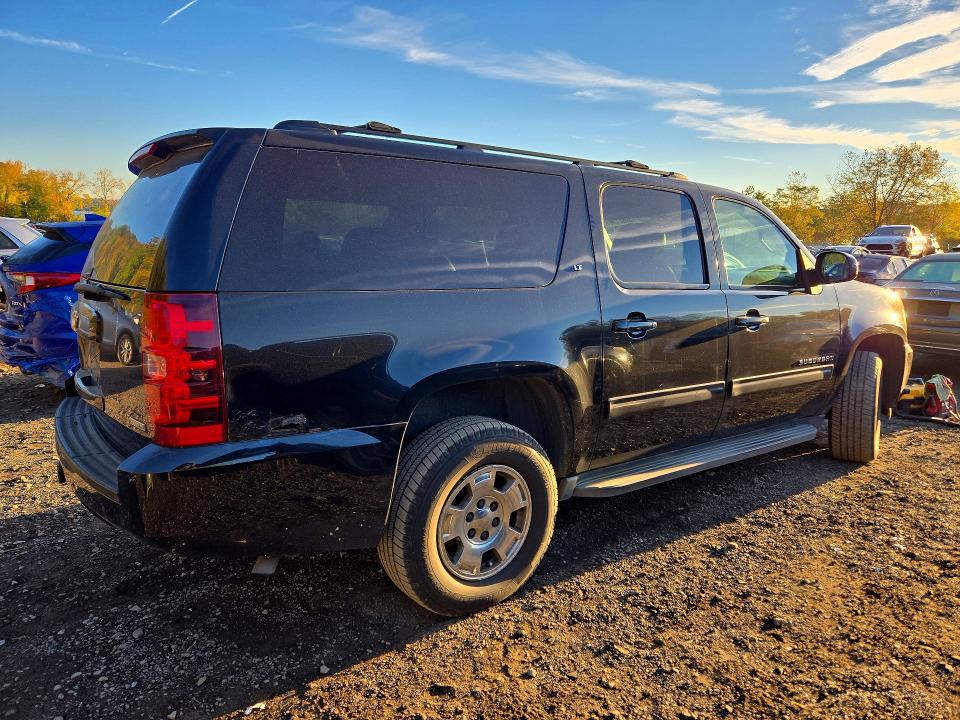Снимка 3 от търг – 2011 CHEVROLET SUBURBAN с VIN 1GNSKJE39BR383826