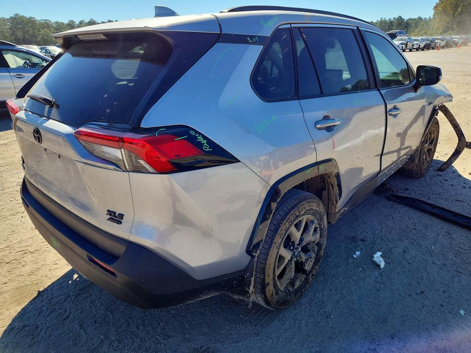 Photo 3 from auction – 2025 TOYOTA RAV4 with VIN 2T3P1RFV1SC577784