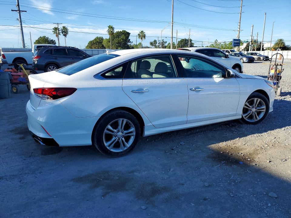 Photo 3 from auction – 2018 HYUNDAI SONATA with VIN 5NPE34AF2JH610719