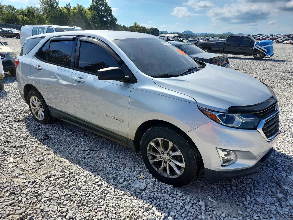Снимка 4 от търг – 2018 CHEVROLET EQUINOX с VIN 2GNAXHEVXJ6105809