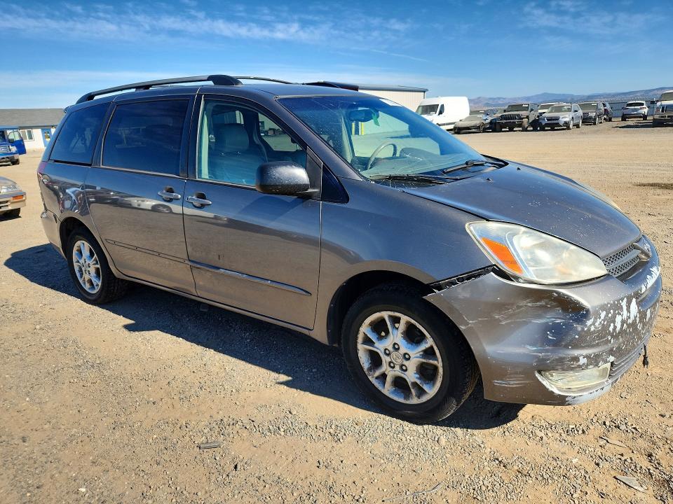 Снимка 4 от търг – 2004 TOYOTA SIENNA с VIN 5TDBA22C44S020649
