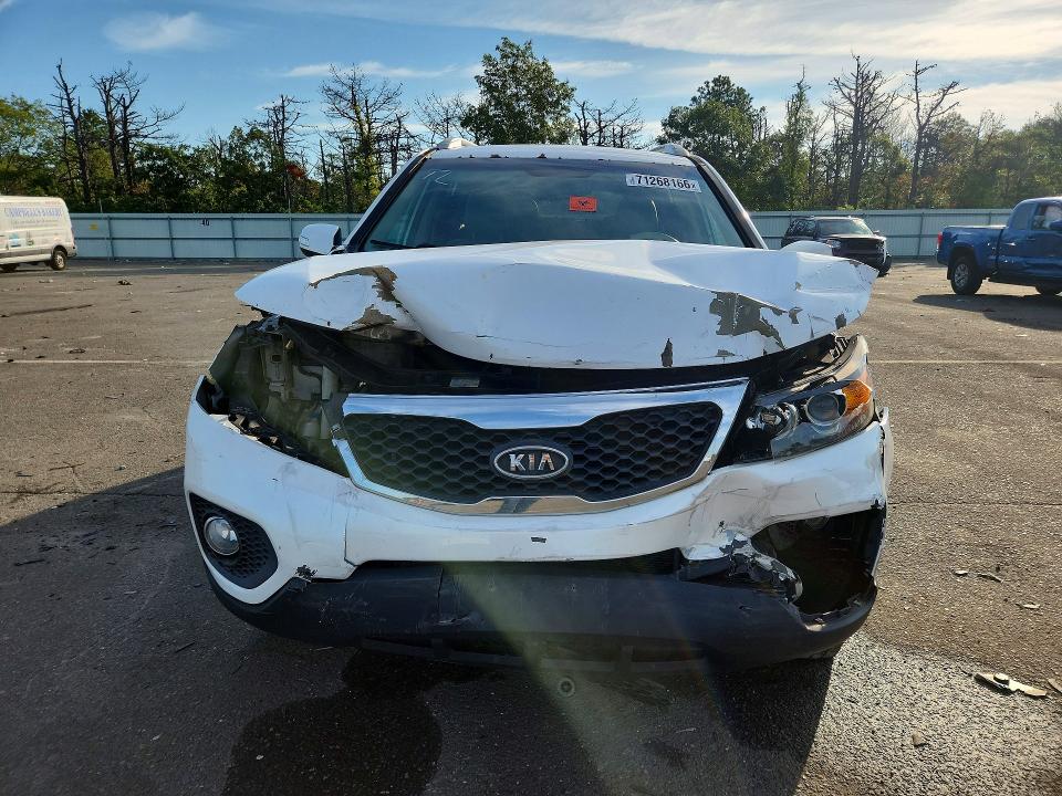 Foto 5 de la subasta – 2011 KIA SORENTO con VIN 5XYKUDA10BG111642