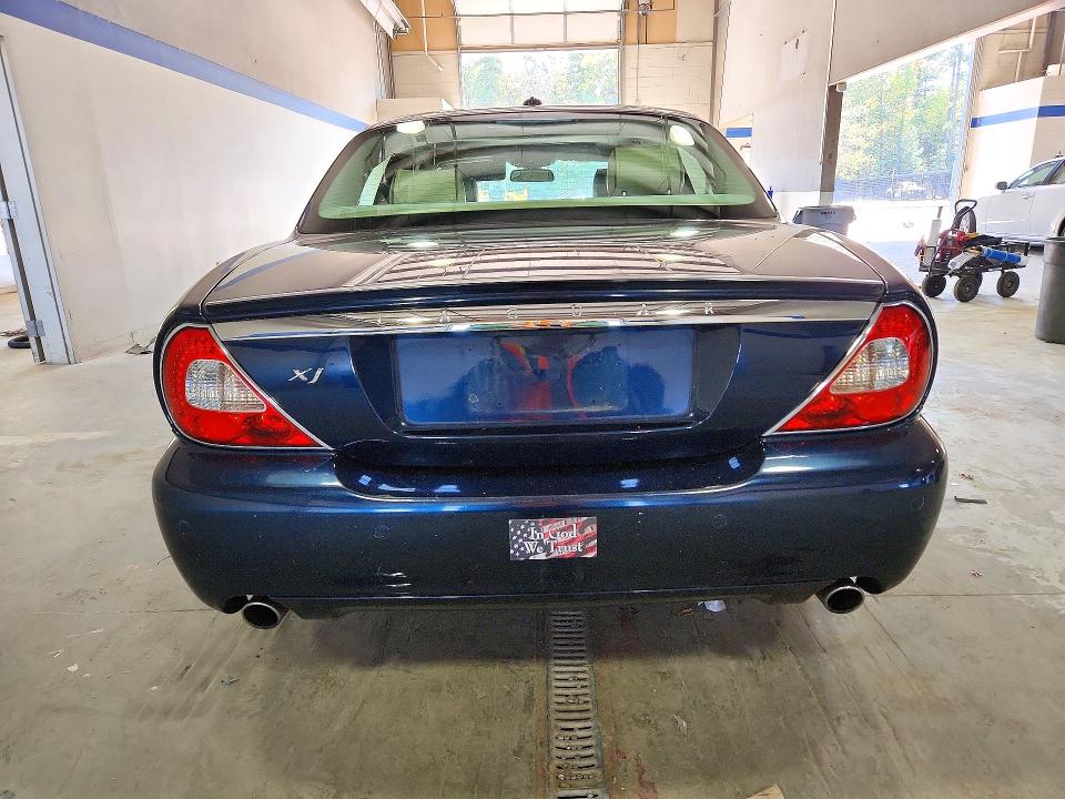 Zdjęcie 6 z aukcji – 2008 JAGUAR XJ8 z VIN SAJWA79B68SH23148