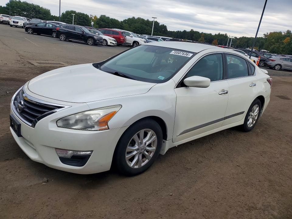 NISSAN ALTIMA 2015 with VIN 1N4AL3APXFC162532 - Photo from auction